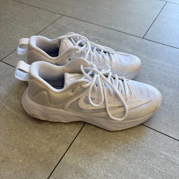 Nike Basketball Shoes - Mens size 7 - Fit women size 8 - Picture 1 of 3